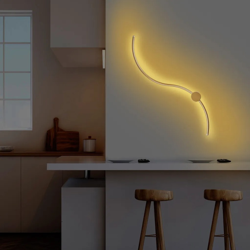 Uyan 13602 arany fém LED falilámpa