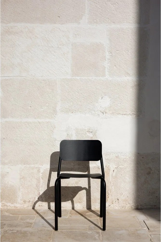 Fekete fém kerti szék Kei – noo.ma