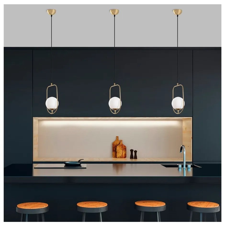 Aranyszínű függőlámpa üveg búrával Skew – Opviq lights