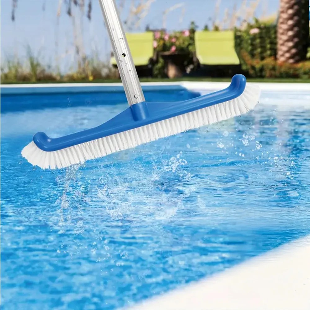 Hajlított medence tisztító kefe 45 cm