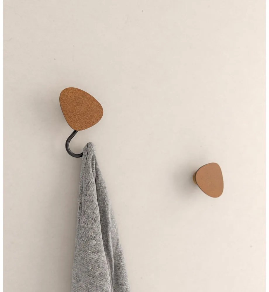 Konyakbarna fali acél akasztó Dot S Bull – LIND DNA