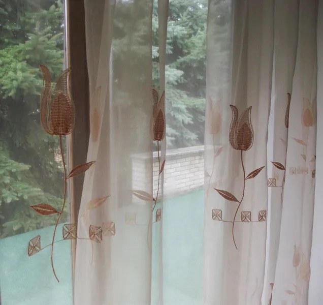 Janka Barack Organza függöny 250 x 250 cm tulipános