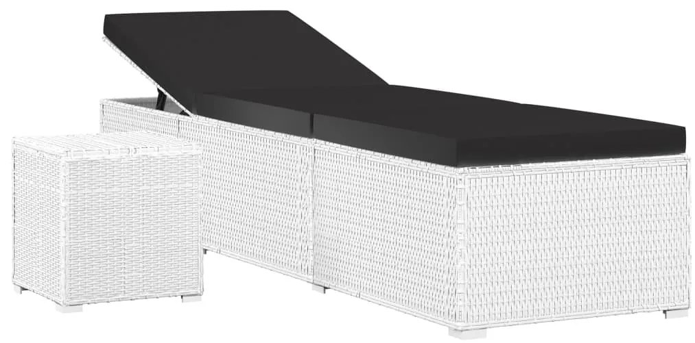 Fehér polyrattan napozóágy párnával és teázóasztallal