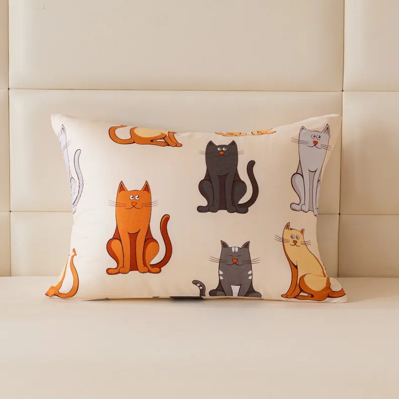 Mikroszálas párnahuzat COLORED CATS 50x70 cm, krém色