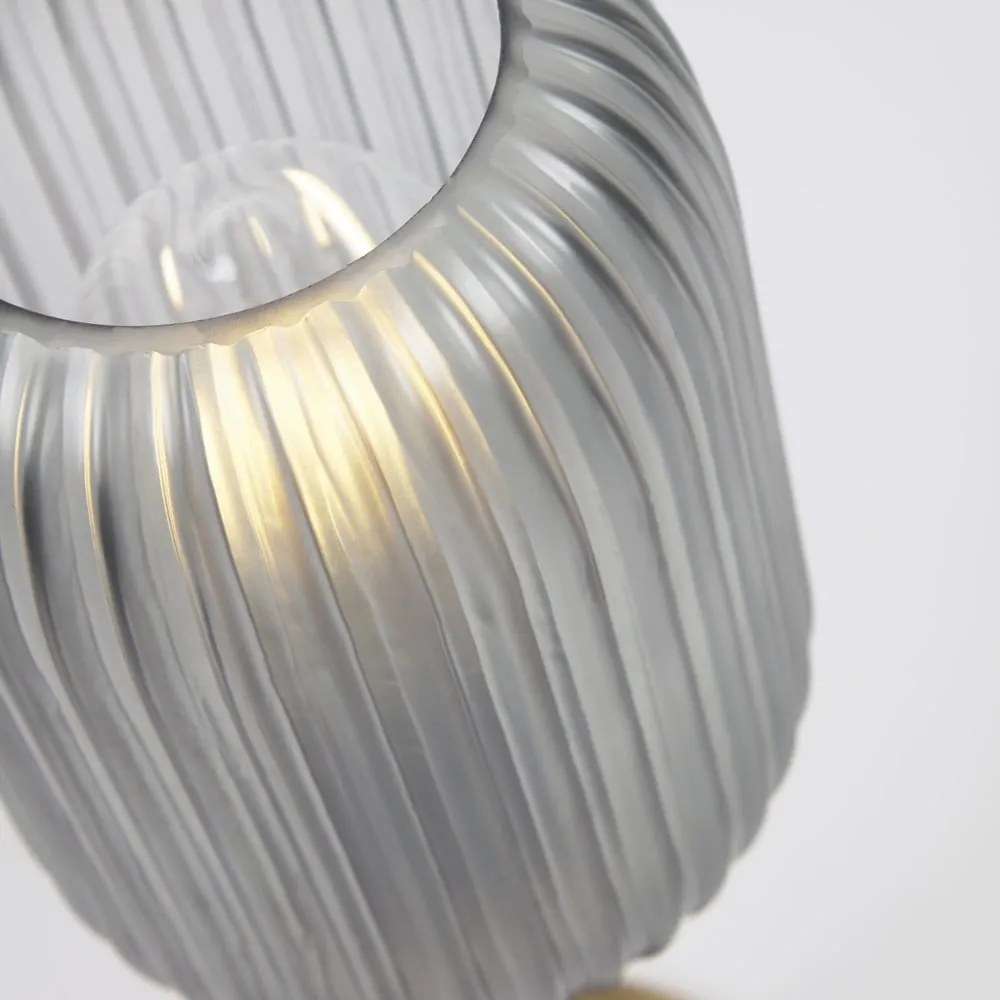 Aranyszínű asztali lámpa üveg búrával (magasság 40 cm) Hestia – Kave Home