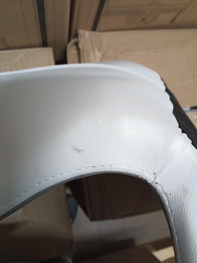 AKCIÓ Szürke-fehér irodai szék AVOLA öko bőrből II. osztály