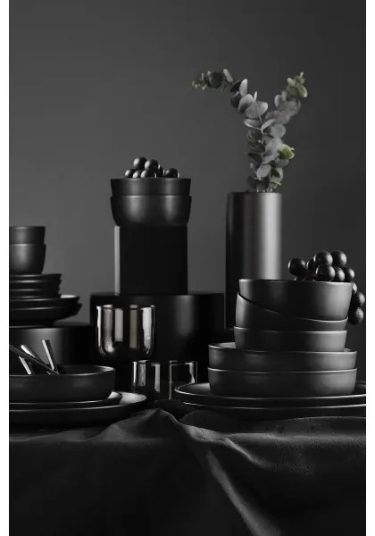 18 darabos fekete/porcelán étkészlet