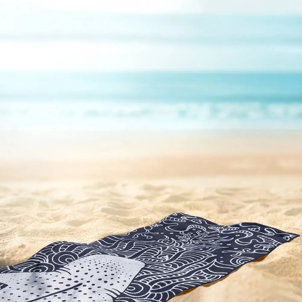 Sötétkék strandtörölköző 90x180 cm Shark – DecoKing