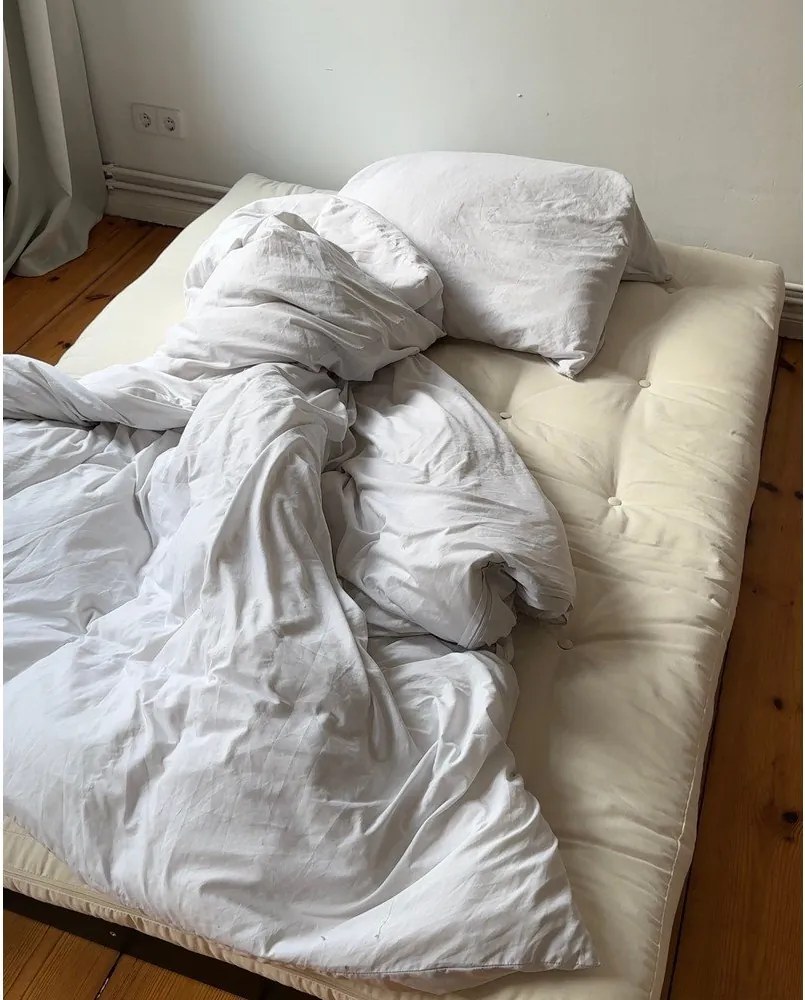 Krémszínű kinyitható kanapé 140 cm Roots Black Night – Karup Design