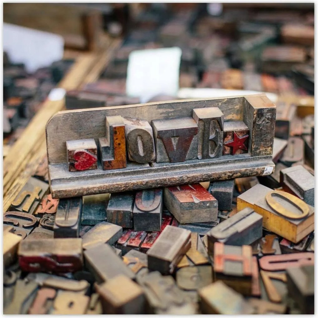 Poszterek 100x100 Love felirat