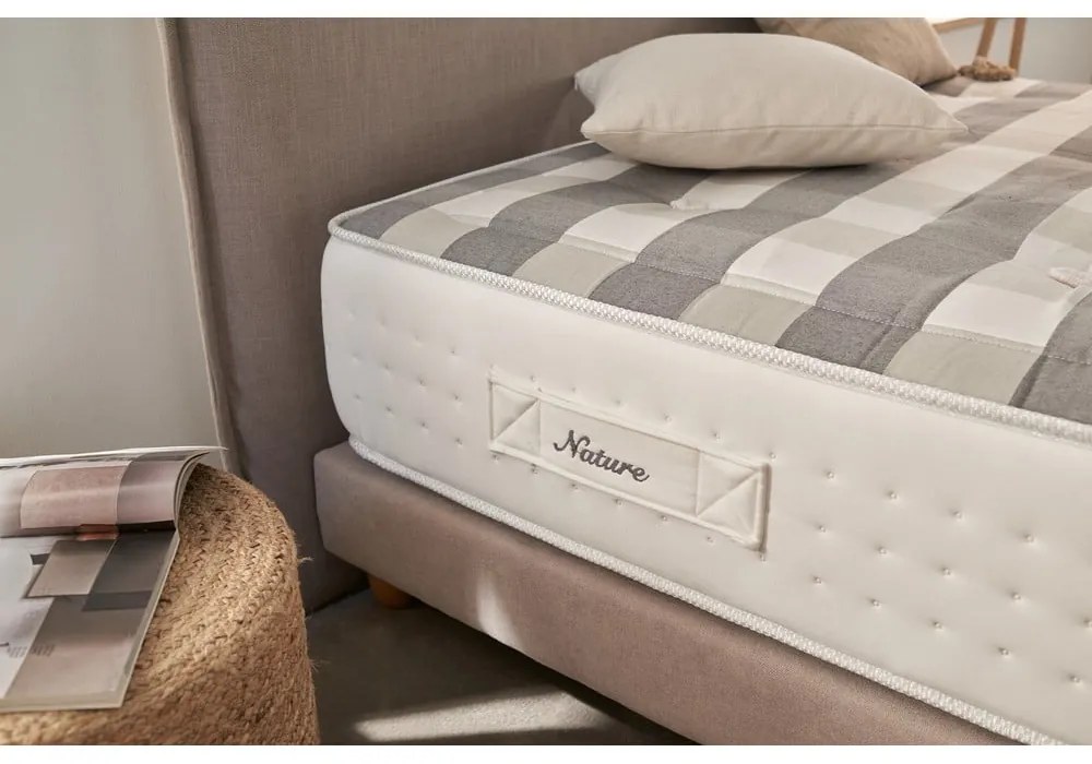 Közepes keménységű hőszabályozó rugós matrac 200x200 cm Grand Spring Nature – Moonia