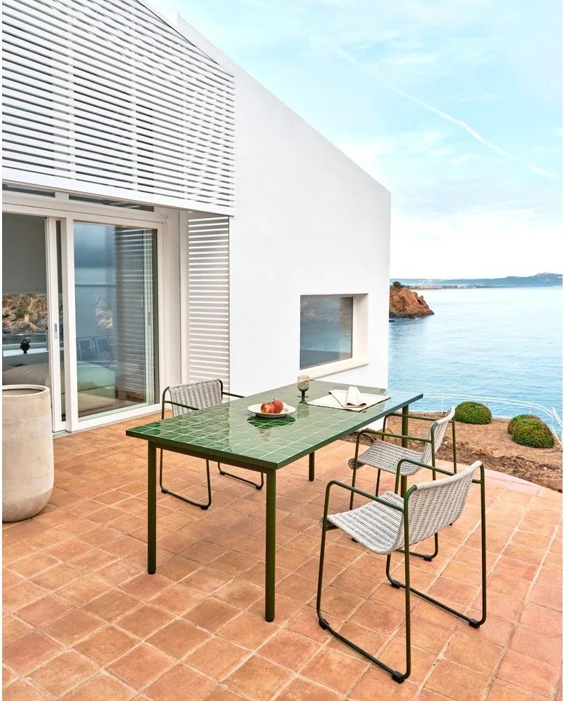 Acél kerti étkezőasztal 91x182 cm Maurina – Kave Home