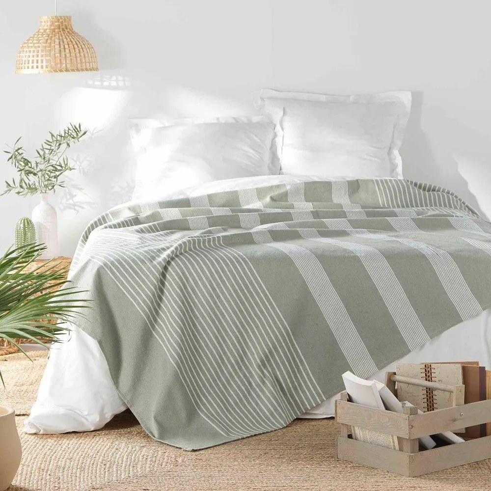 Zöld ágytakaró 220x240 cm Adele – douceur d'intérieur