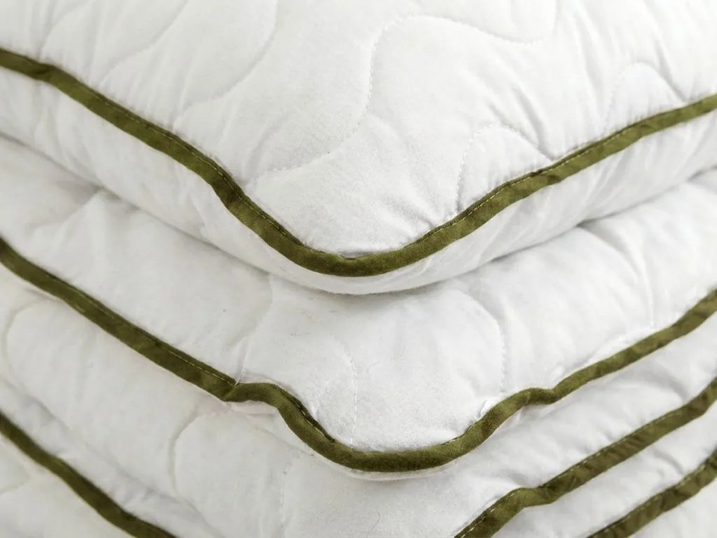 Egész évben használható steppelt paplan 140x200 cm párnával STELLA ALOE VERA 70x90 cm, fehér