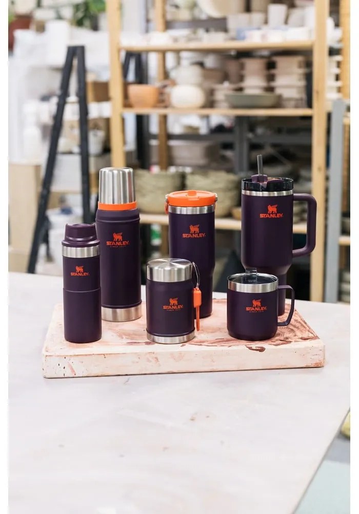 Sötétlila rozsdamentes acél termosz szívószállal 1,18 l Quencher H2.0 FlowState Tumbler Plum – Stanley