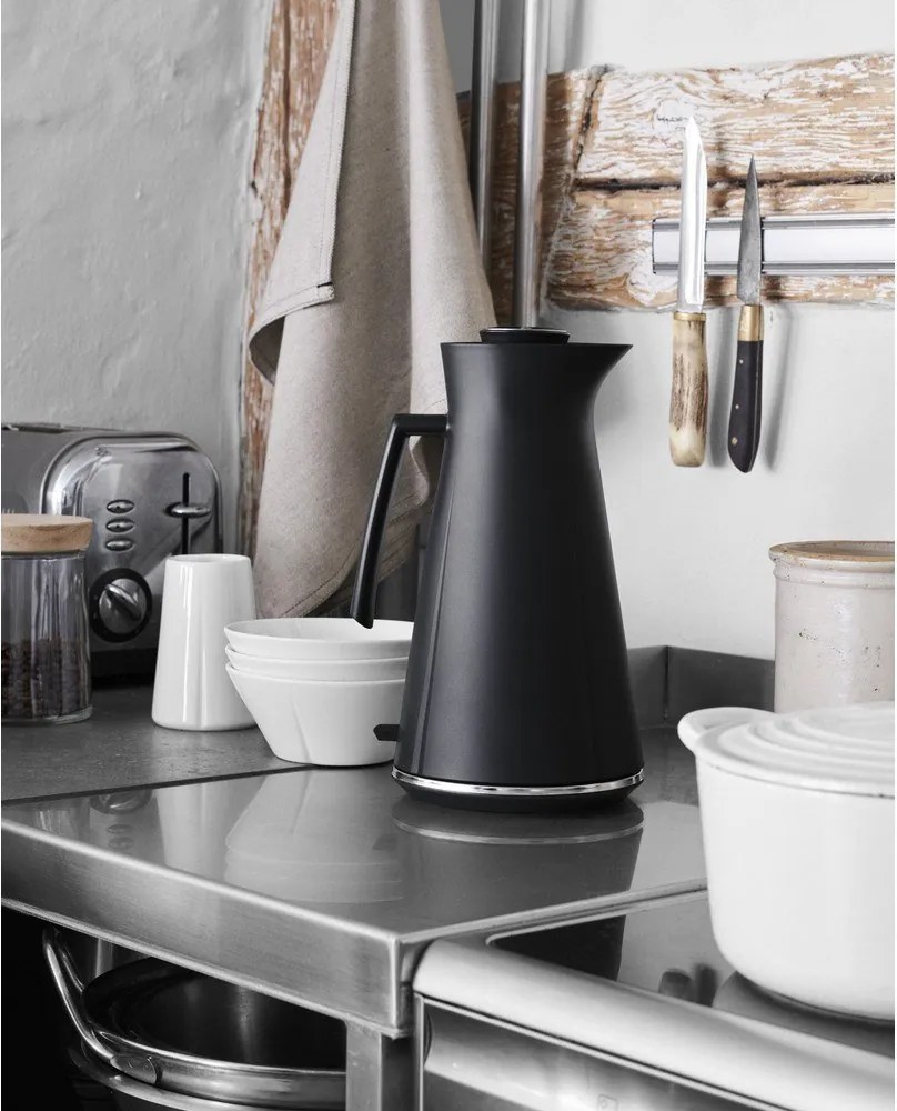 Fekete vízforraló 1,4 l Grand Cru – Rosendahl