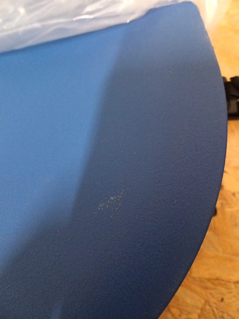 AKCIÓ Kék OSAKA szék fekete lábakkal II. osztály