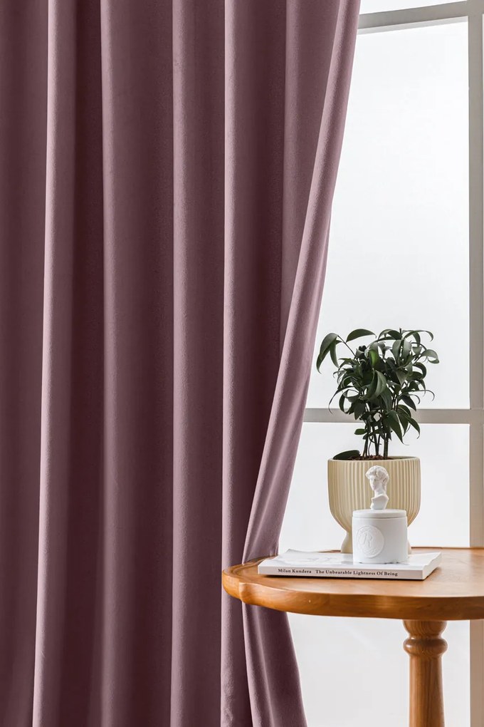 Világoslila VELVET sötétítő függöny 140x270 cm Felfüggesztés: Hullámos sínszalag