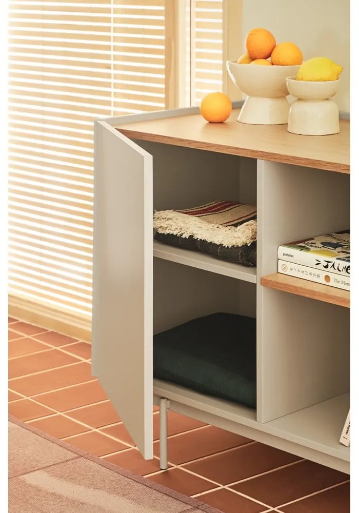 Bézs-natúr színű alacsony komód tölgyfa dekorral 130x78 cm Otto – Teulat