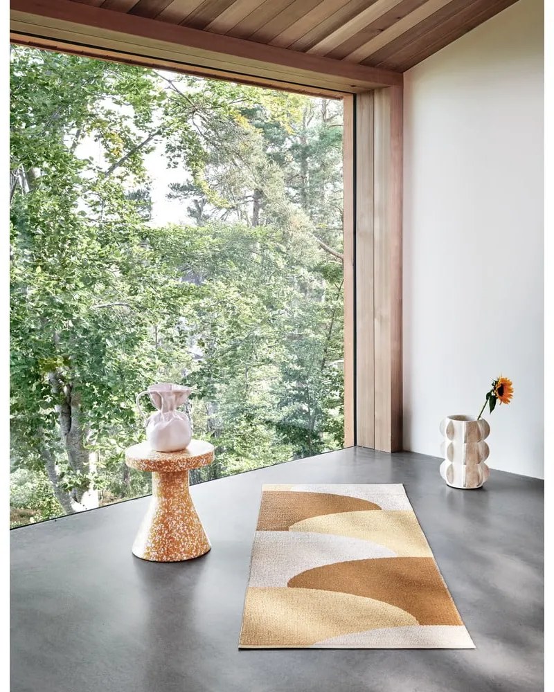 Okkersárga kültéri-beltéri futószőnyeg 70x270 cm Hill Ochre Pale Yellow – Pappelina