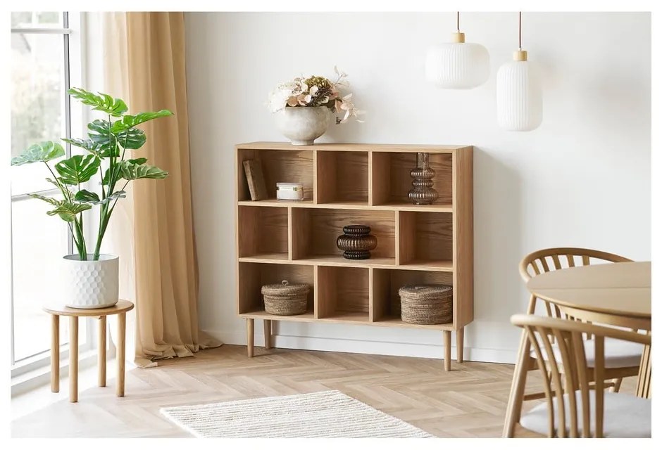 Natúr színű könyvespolc tölgyfa dekorral 30x104,5x112 cm Oshawa – House Nordic