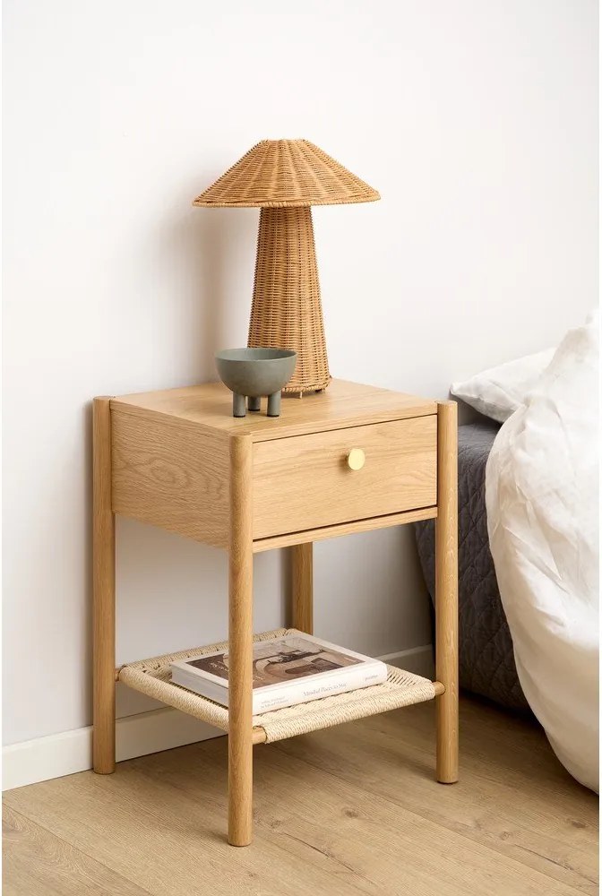 Világos natúr színű éjjeliszekrény tölgyfa dekorral Monfort – Actona