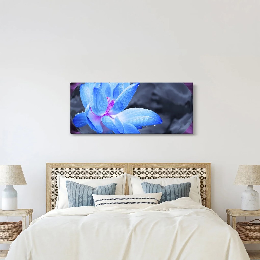 Egy virág képe részletesen (120x50 cm)