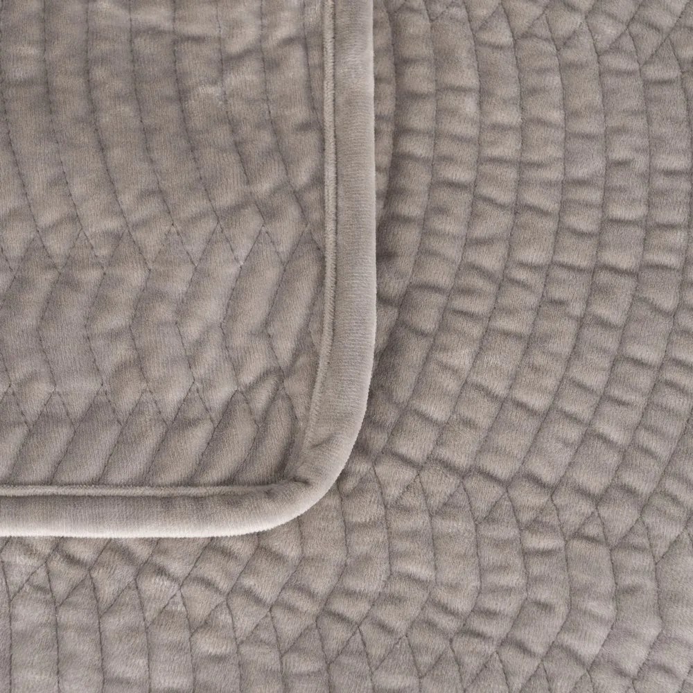 Szürke bársony steppelt ágytakaró 180x260 cm – Ixia