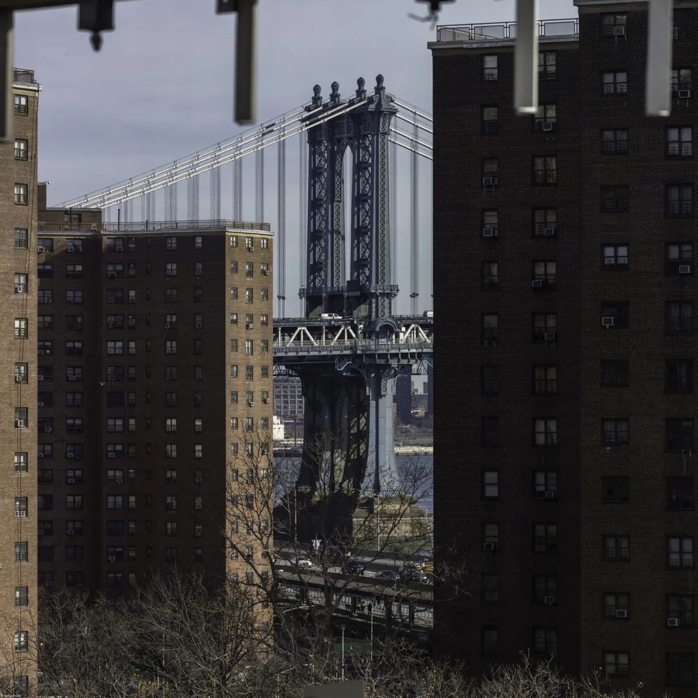 Poszter 60x60cm Manhattan híd New York épületeken át, Assaf F