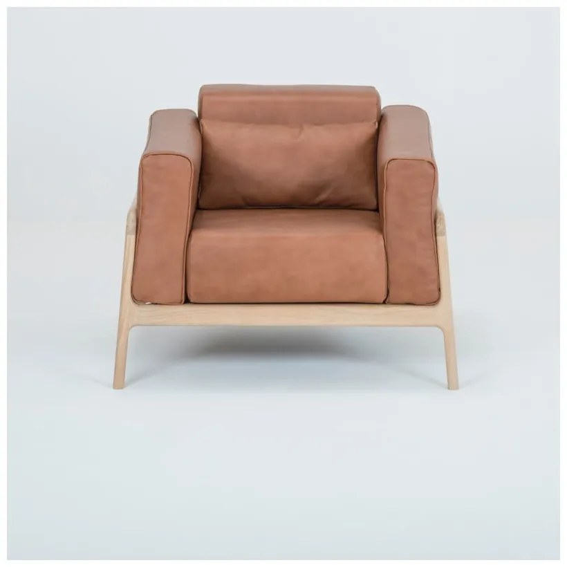 Fawn fotel tömör tölgyfa konstrukcióból konyakbarna bivalybőr ülőpárnával - Gazzda