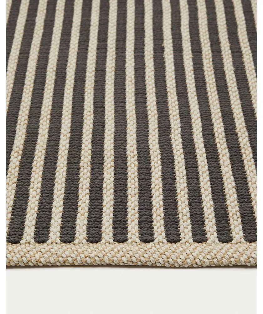 Fekete-bézs kültéri szőnyeg 160x230 cm Satanca – Kave Home