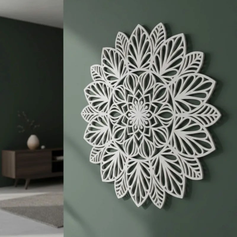 Fából készült mandala a falon | LÓTUSZ