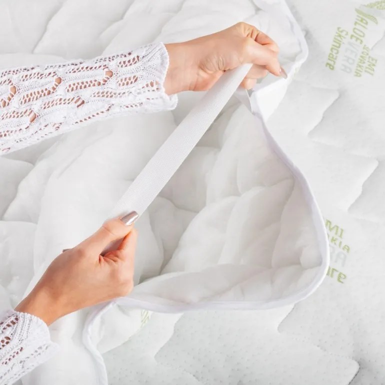 EMI Aloe Vera matracvédő a sarkokon gumiszalaggal