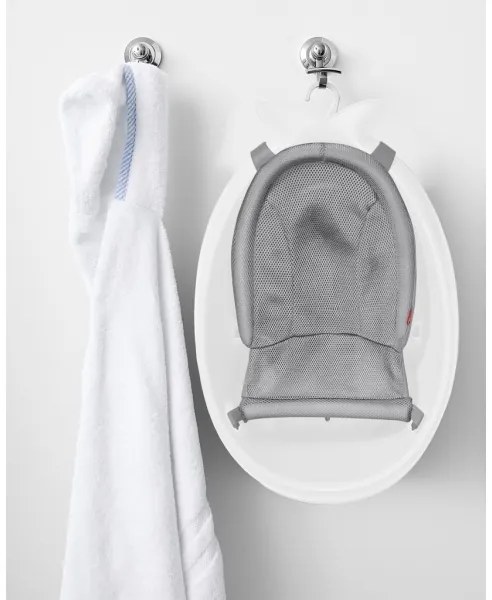 Skip Hop - MOBY 3 fehér ergonomikus babakád