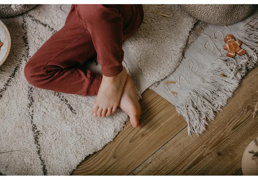 Bézs mosható kézi szövésű pamut gyerek szőnyeg 120x180 cm Monstera Natural – Lorena Canals