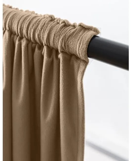 VELVET világosbarna sötétítő függöny 140x250 cm Felfüggesztés: Hullámos sínszalag