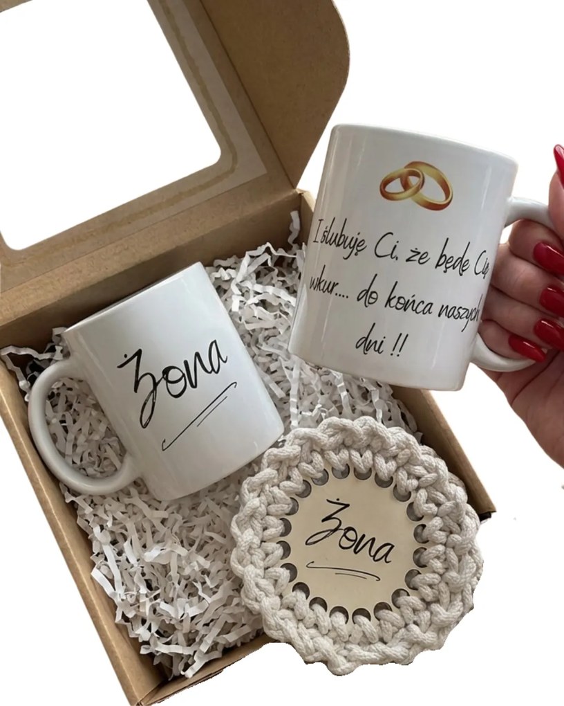 „Feleség” ajándékszett – bögre kézzel készített makramé alátét Z2