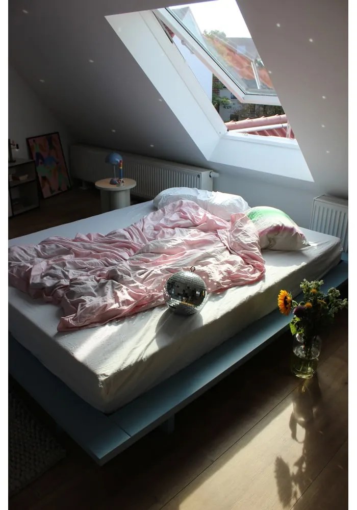 Világoskék borovi fenyő franciaágy ágyráccsal 180x200 cm Japan – Karup Design