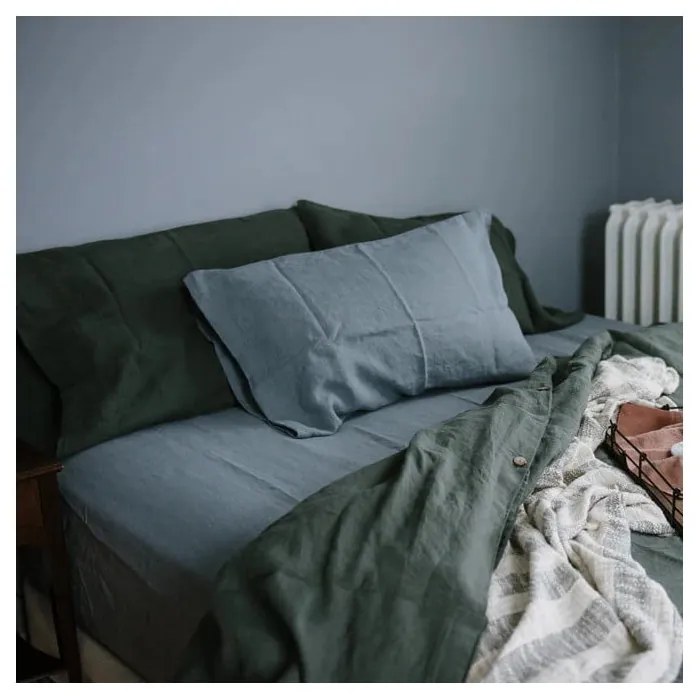 Kék-szürke gumis len lepedő 160x200 cm Blue Fog – Linen Tales