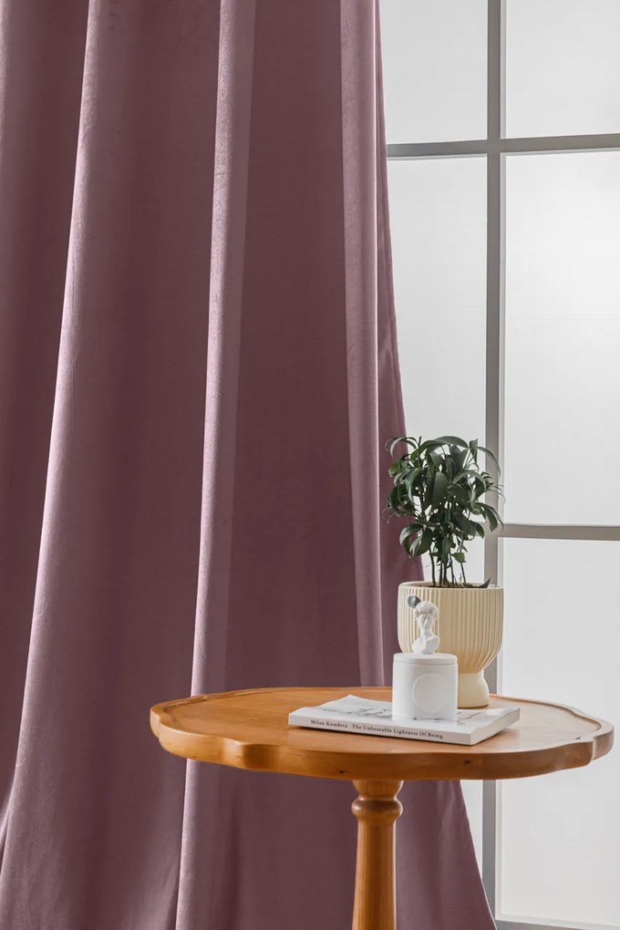 Világoslila VELVET sötétítő függöny 140x270 cm Felfüggesztés: Hullámos sínszalag