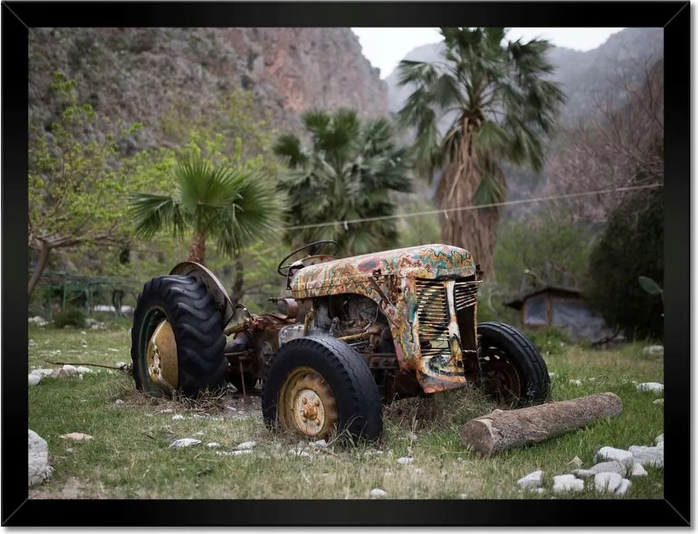 Poszterek keretben 40x30 Régi traktor a mezőn