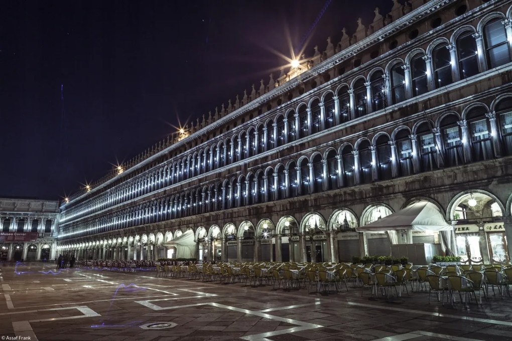 Poszter 30x20cm Utcai kávézó a Szent Márk téren, Assaf Frank