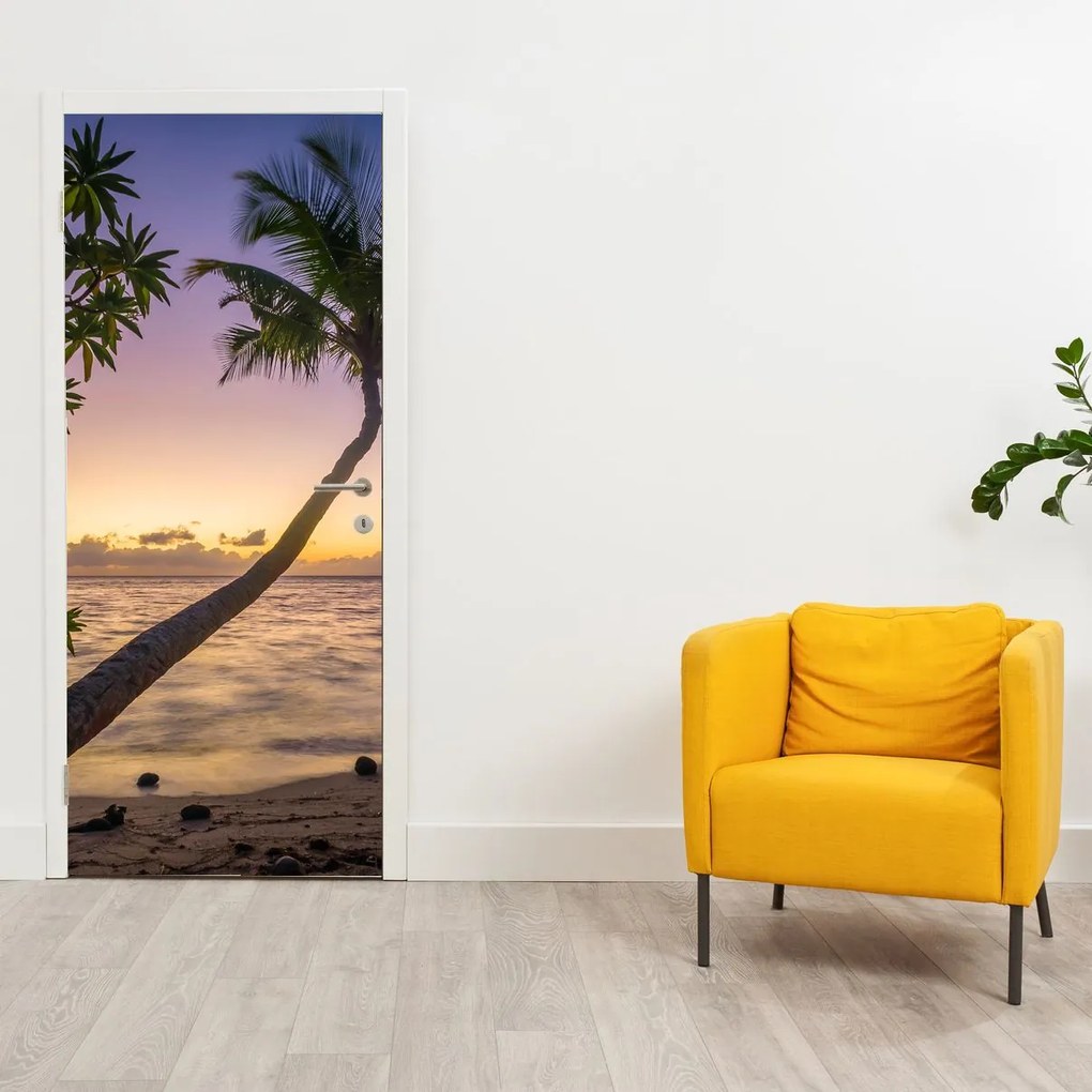 Fotótapéta ajtóra - Pálmafa a tengerparton (95x205cm)