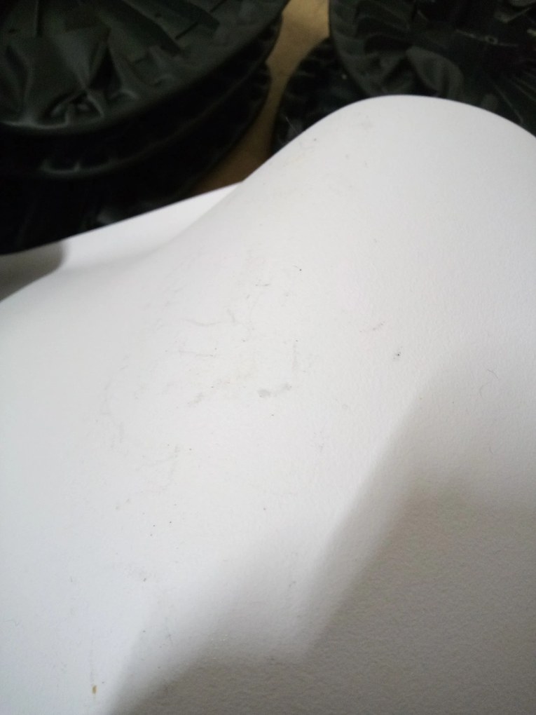 AKCIÓ Fehér-fekete BALI MARK szék fekete lábakkal II. osztály