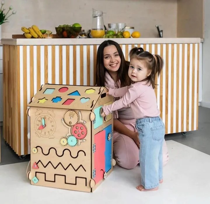 Montessori matató házikó Tevékenységi Tábla natural
