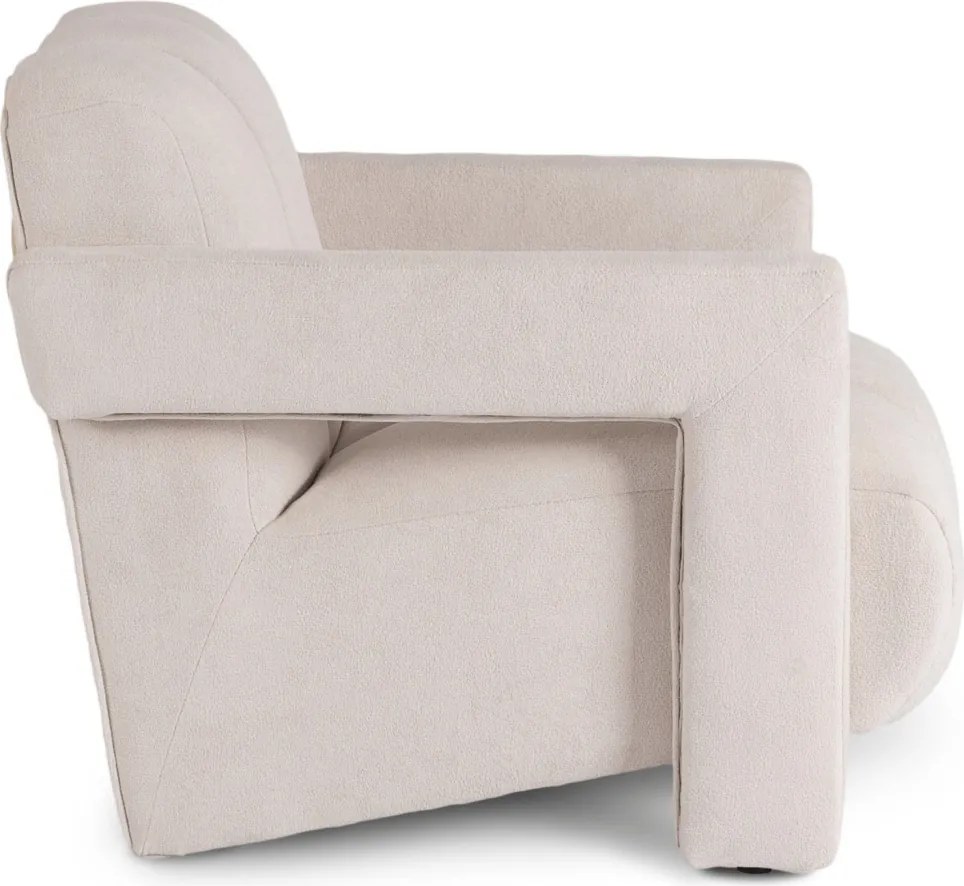 Fotel krém színben. BENDER