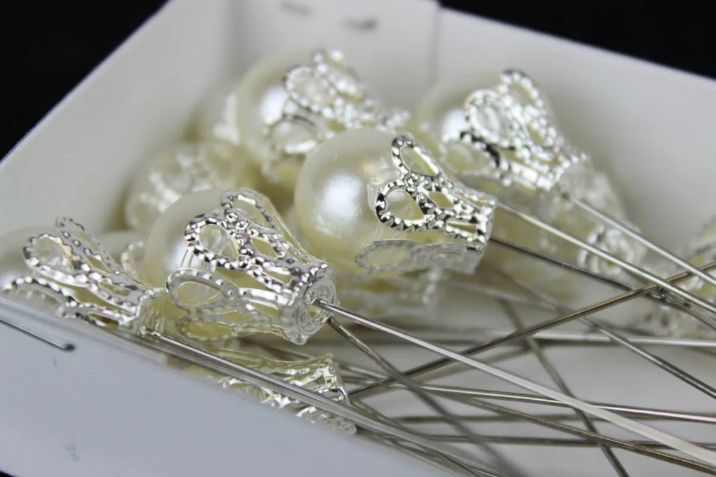 Luxus gyöngy kitűzők 24db