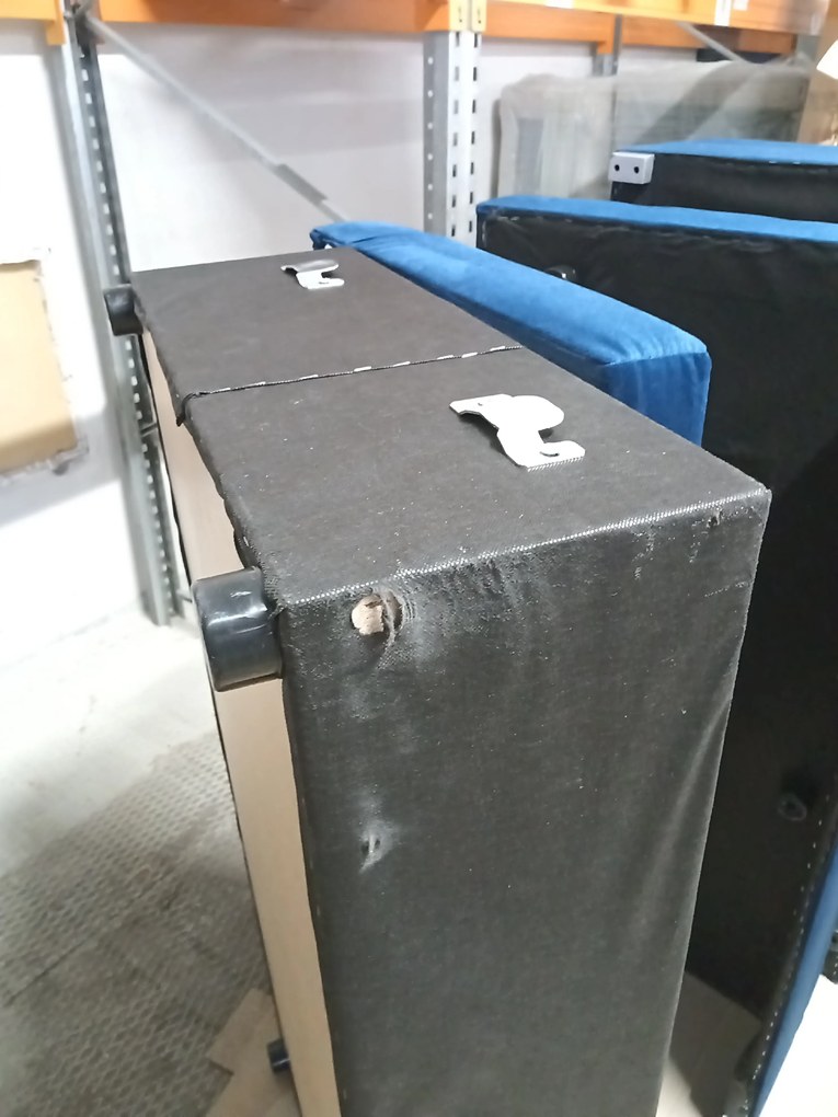 AKCIÓ Sötétkék kihúzható sarokkanapé ZENOVA 220x140 cm, kétoldalas II. osztályú