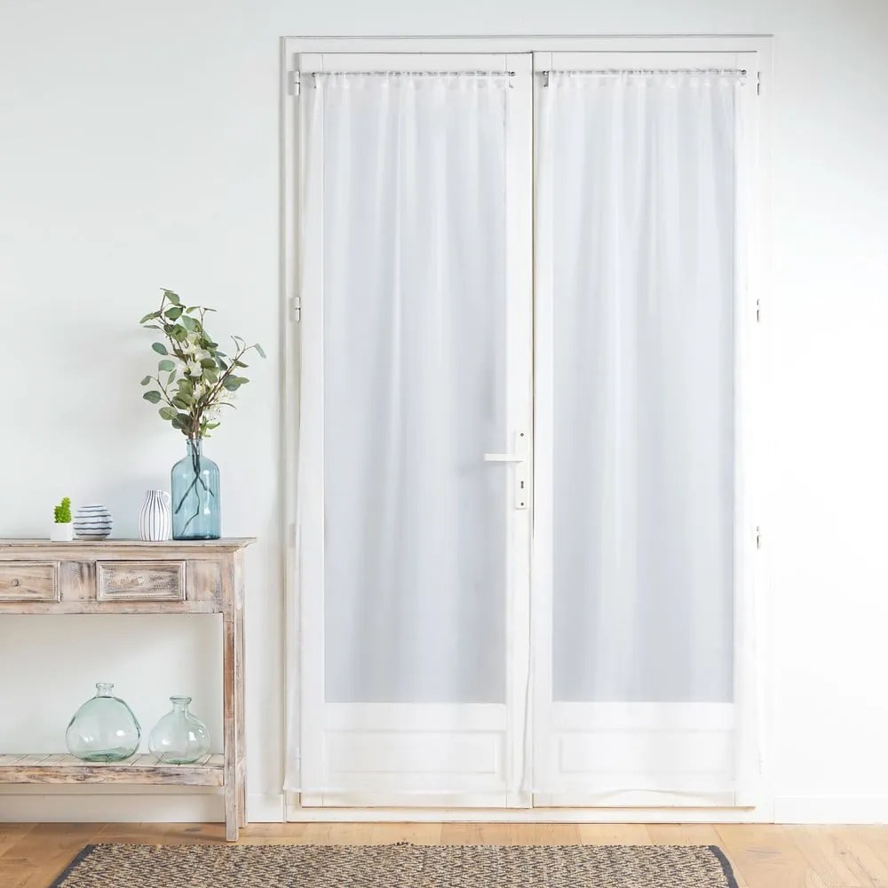 Fehér mikroszatén fényáteresztő függöny szett 2 db-os 70x200 cm Voiline – douceur d'intérieur