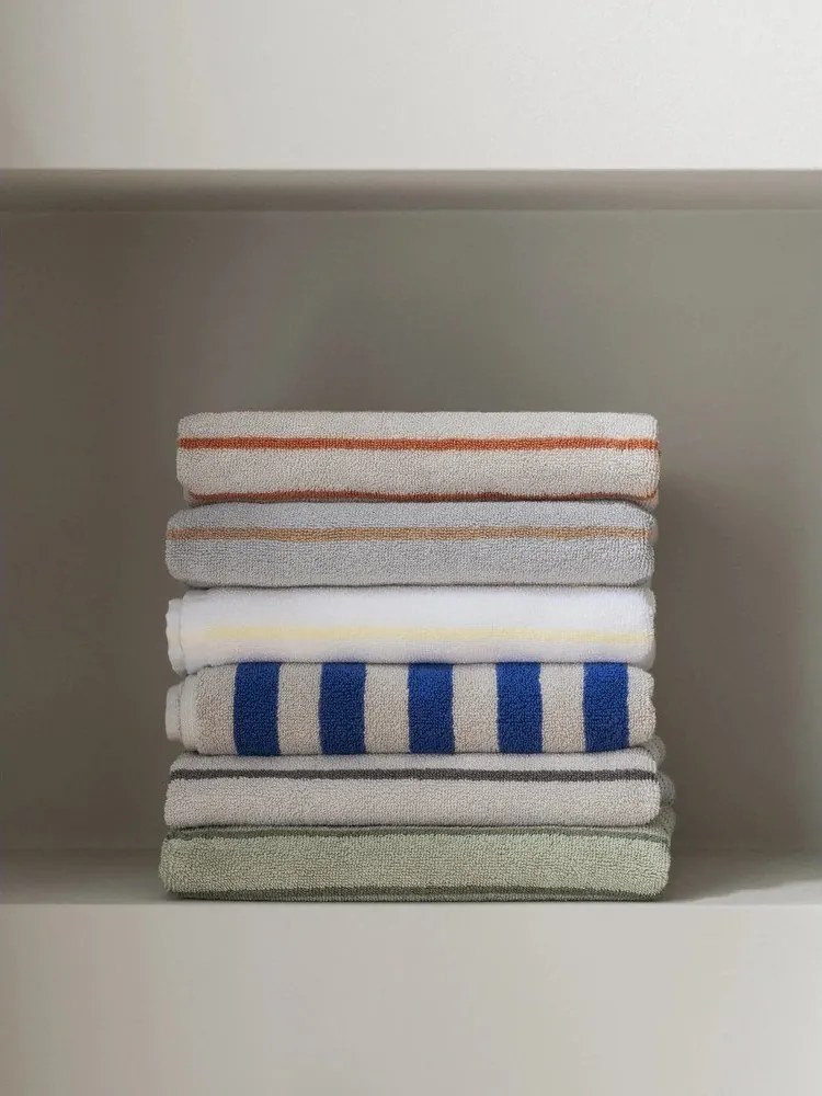 Kék-krémszínű frottír bio pamut fürdőlepedő 70x140 cm Arto – Blomus